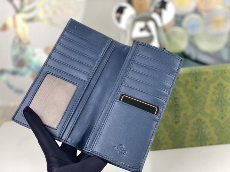 Gucci 408836 GG Supreme wallet