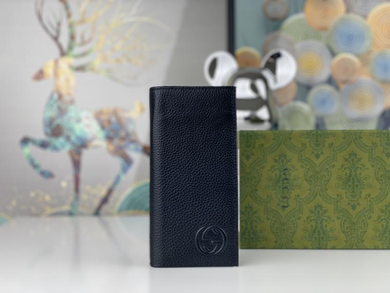Gucci 436023 GG Supreme wallet