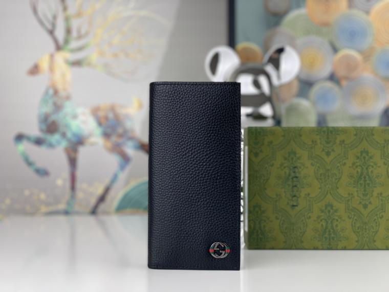 Gucci 436023 GG Supreme wallet