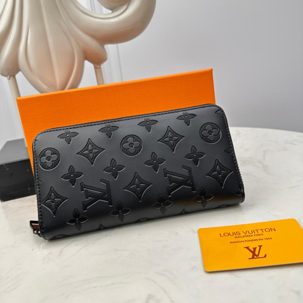 LV wallet 666092
