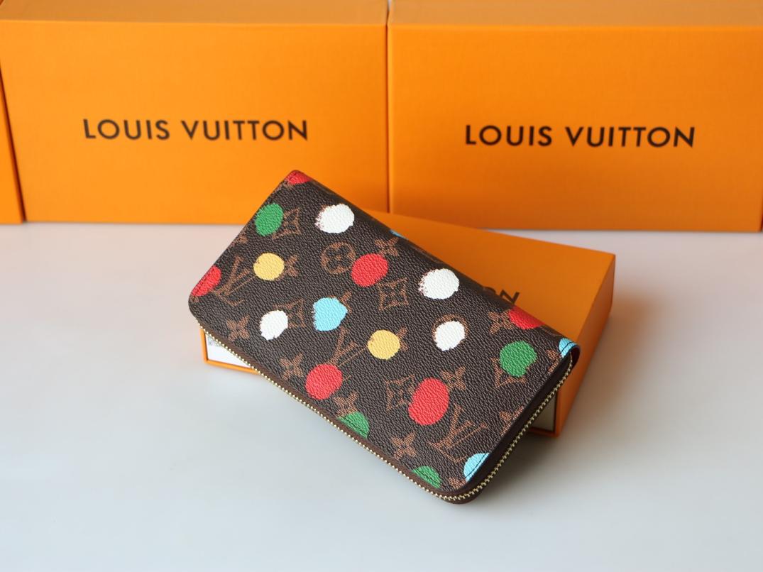 M81864 LV Zippy wallet