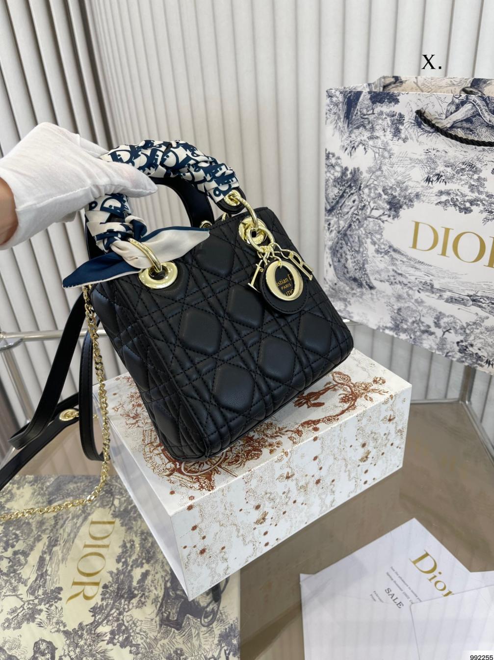 Dior lady dior handbag 132627