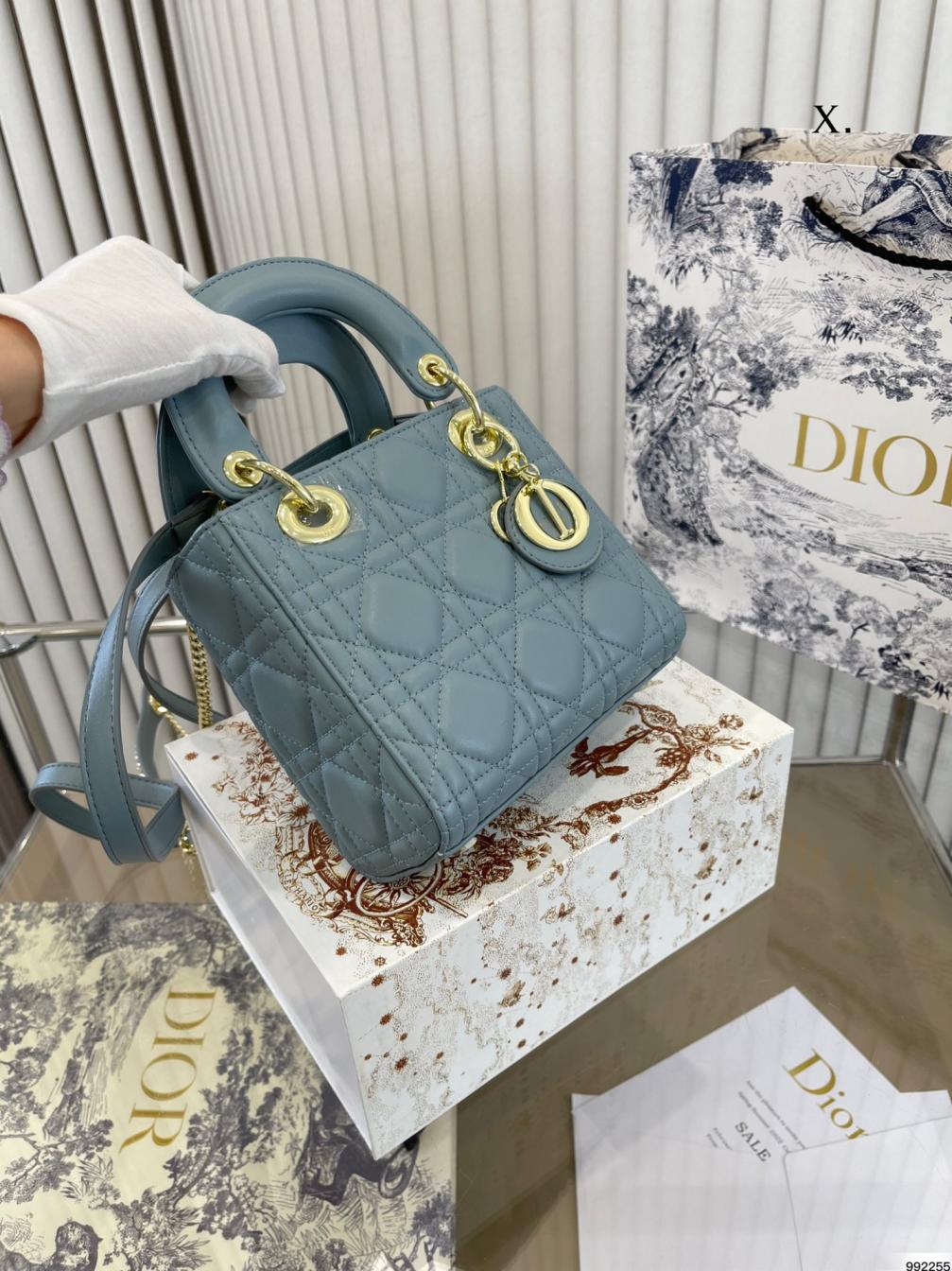 Dior lady dior handbag 132627