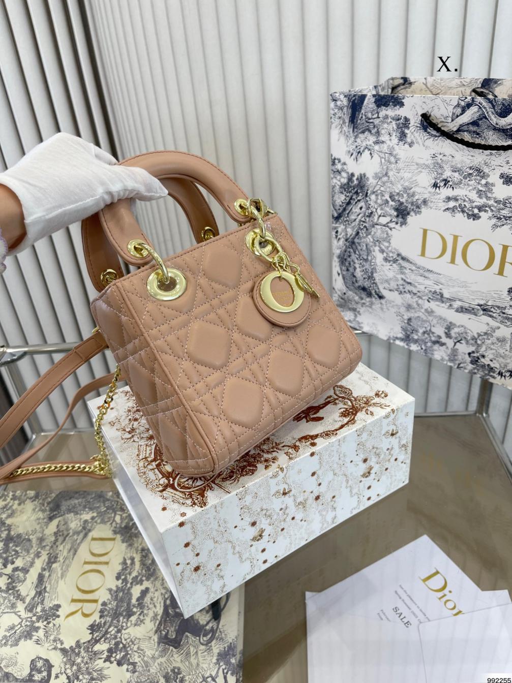 Dior lady dior handbag 132627