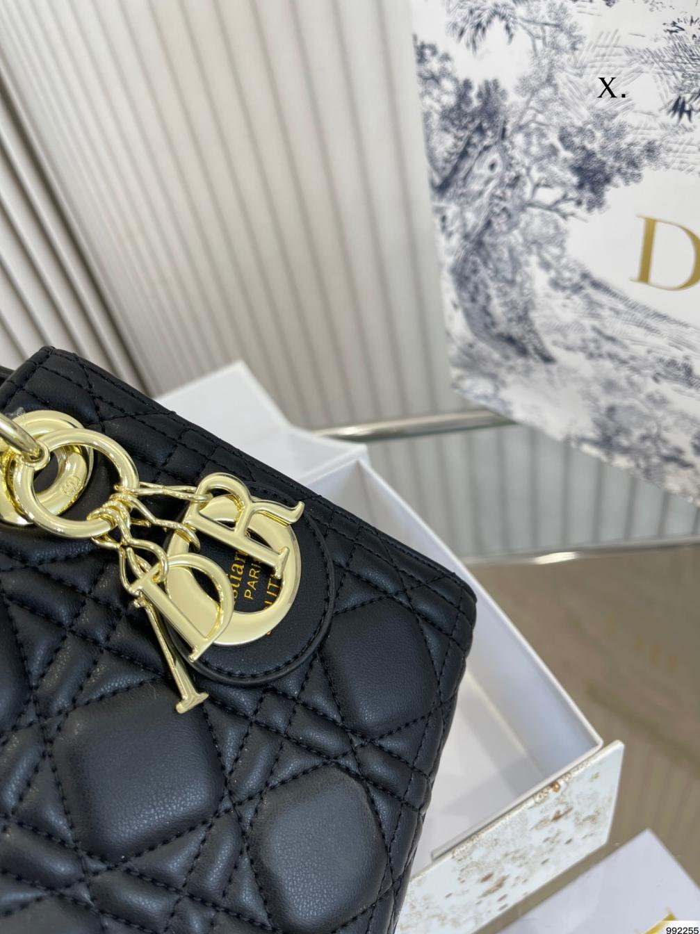 Dior lady dior handbag 132627