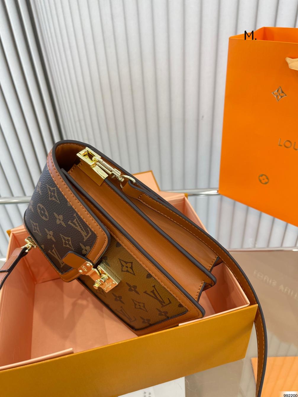 lv Louis vuitton mini case bag 132622