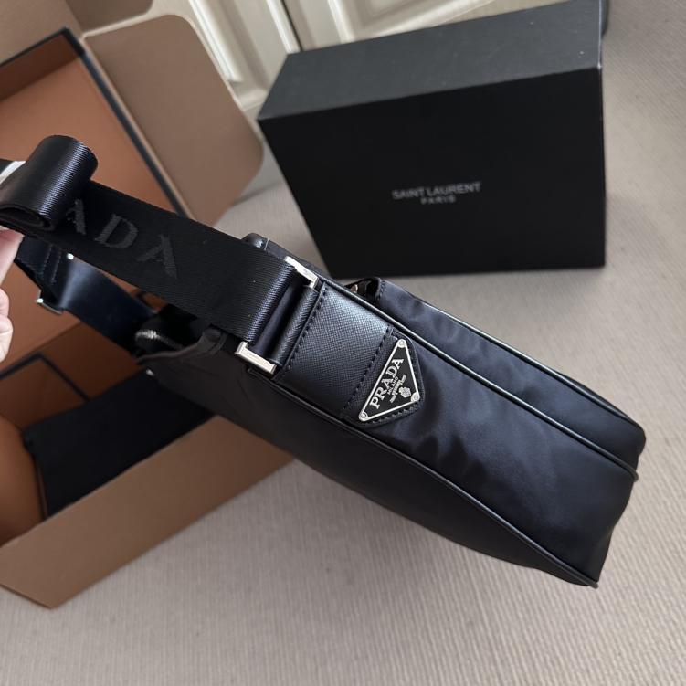 PRADA Bag 132683