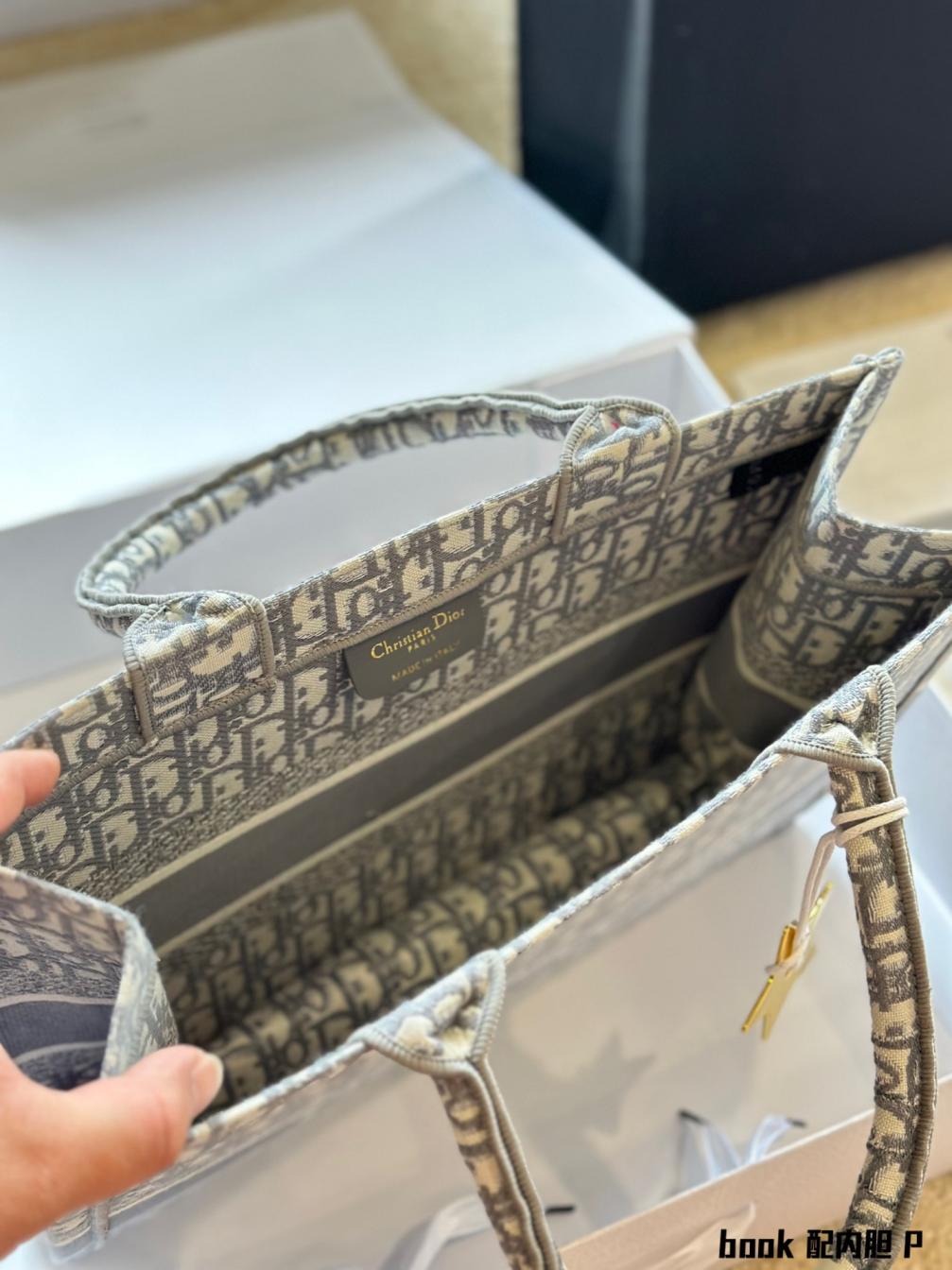 Dior book tote bag 132742