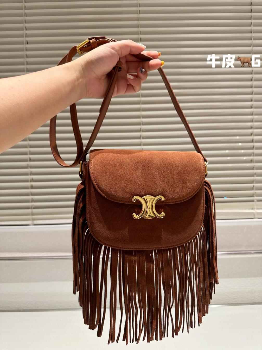 (18cm)Celine saddle tassels bag