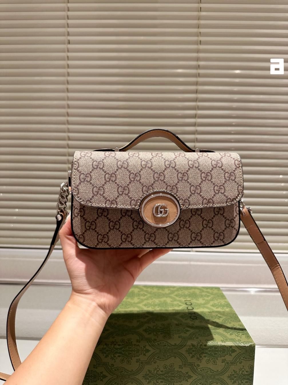 (22cm)Gucci petite bag