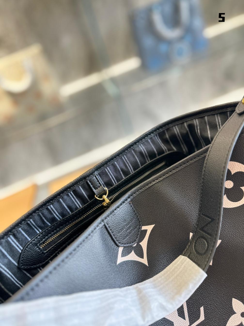 LV delightful Tote bag