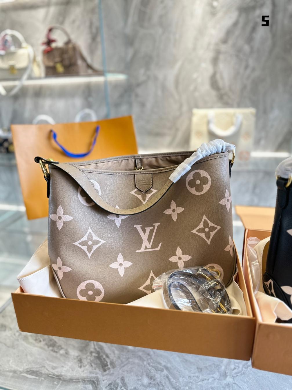 LV delightful Tote bag