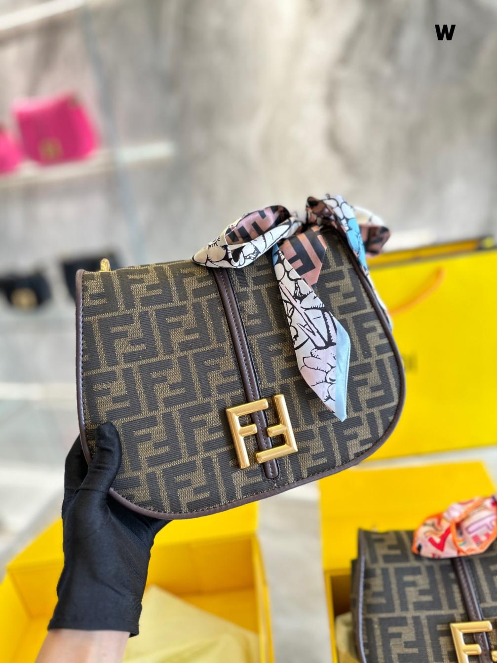 2023 Fendi C'mon bag