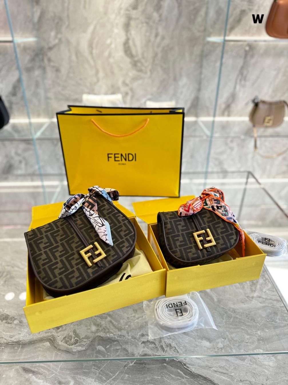 2023 Fendi C'mon bag