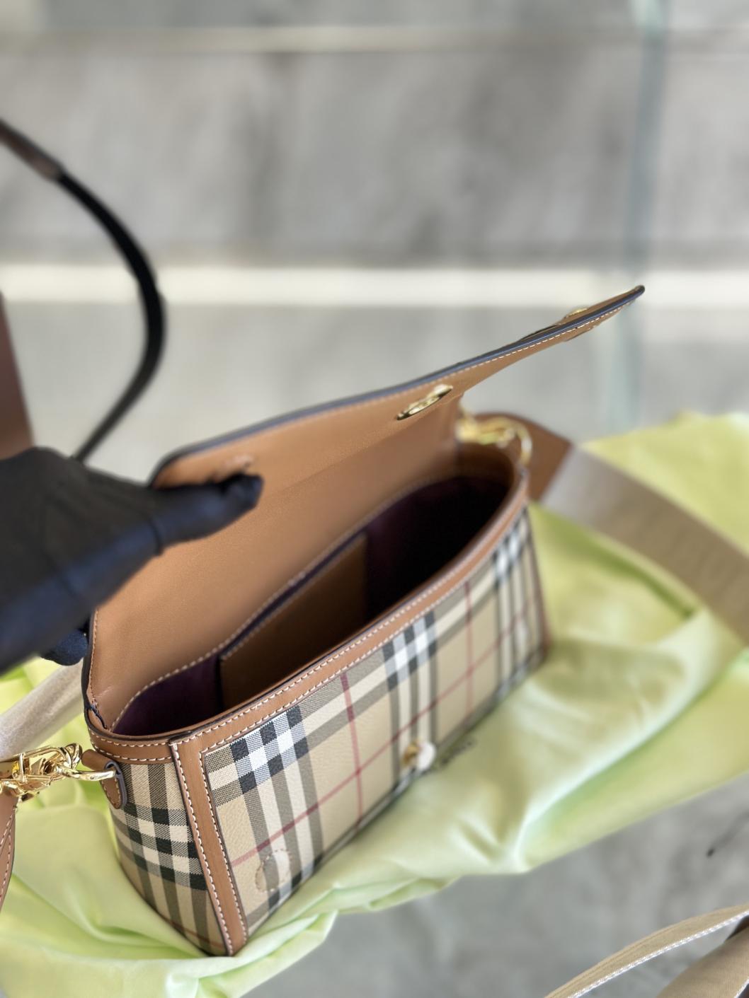 BURBERRY Note bag