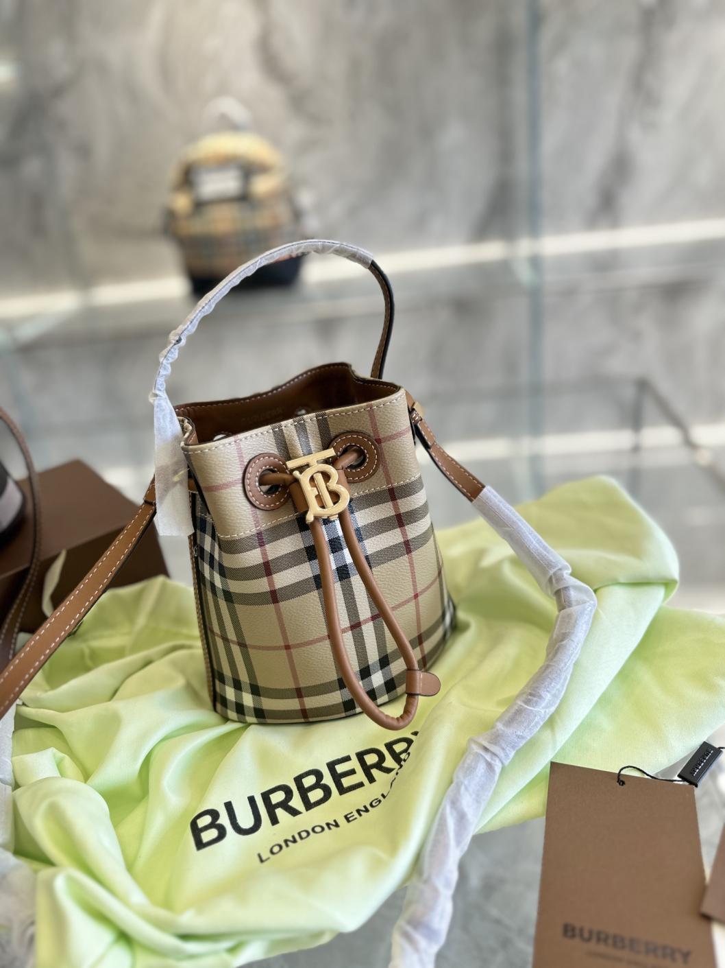 Burberry classic bucket bag