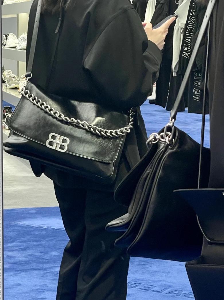 Balenciaga BBsoft bag 35cm