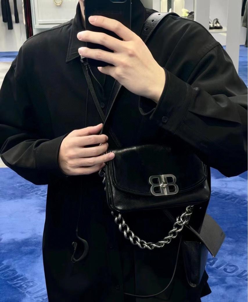 Balenciaga BBsoft bag 24cm