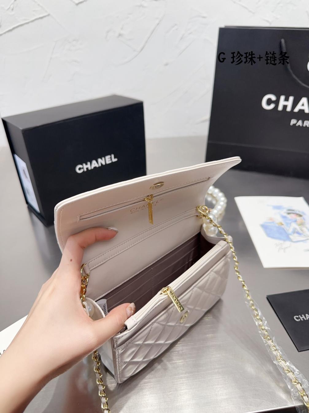 Chanel pearls Woc bag