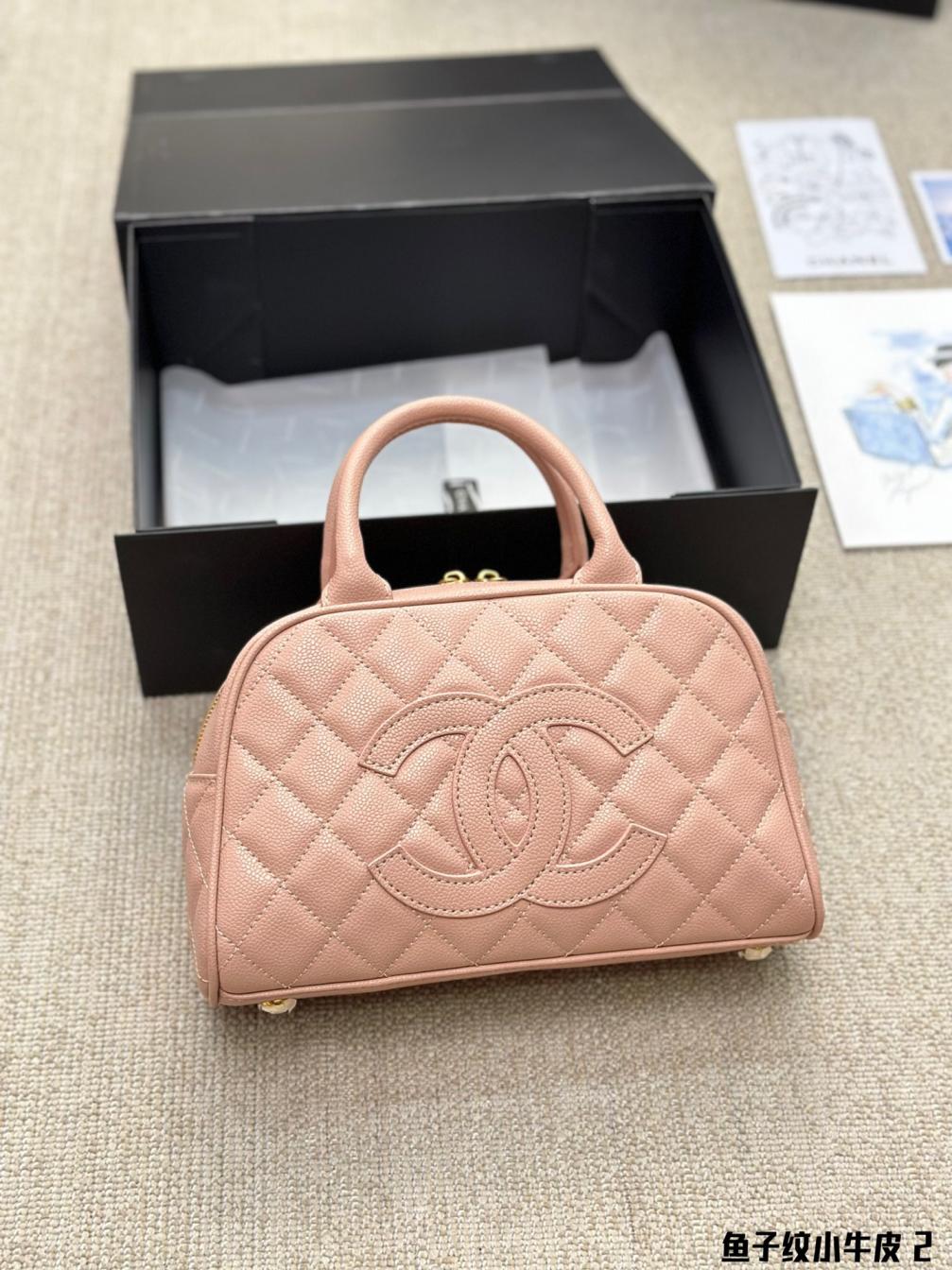 CHANEL Jennie vintage leather handbag 133015