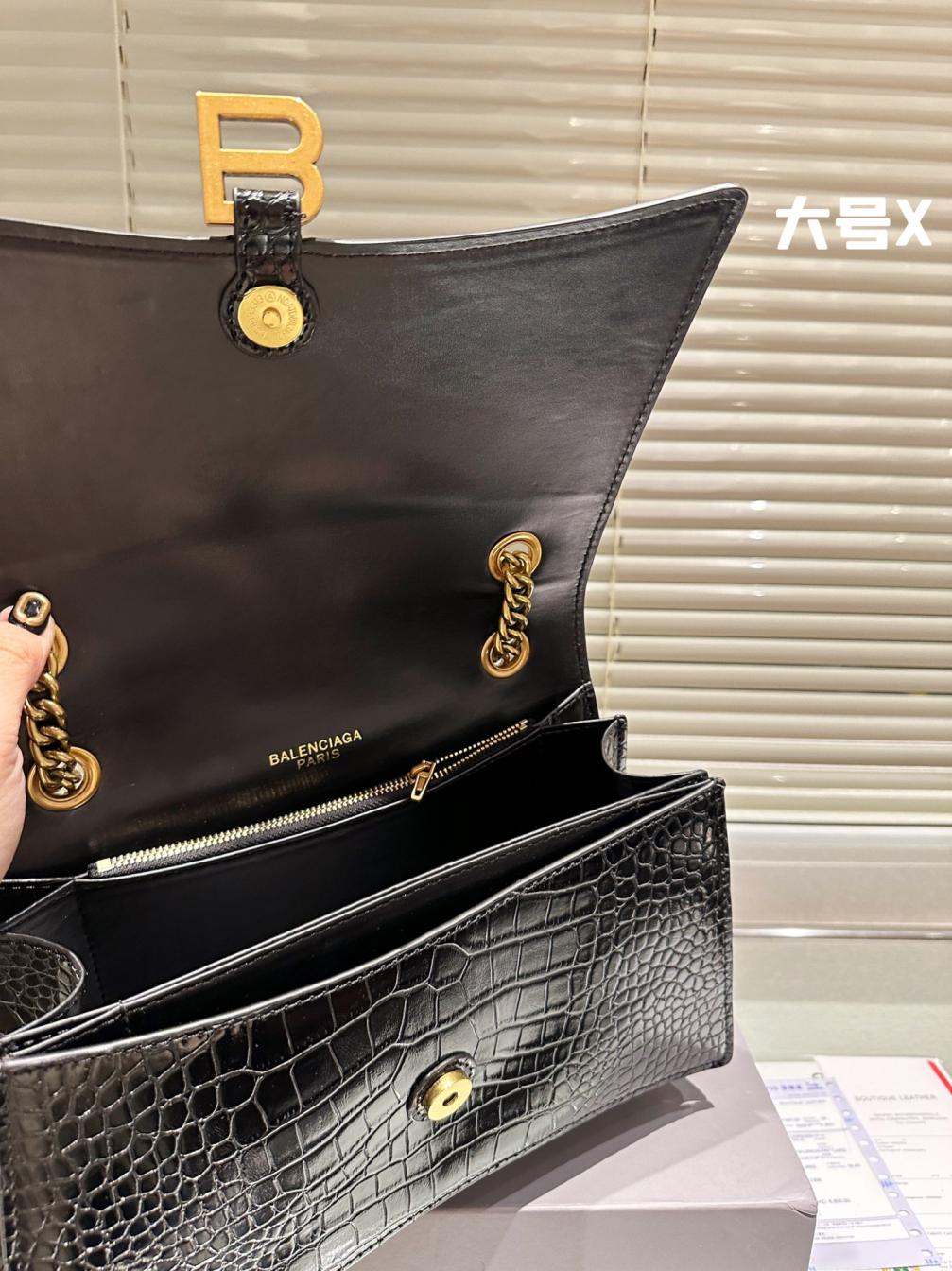 Balenciaga crush bag 30cm
