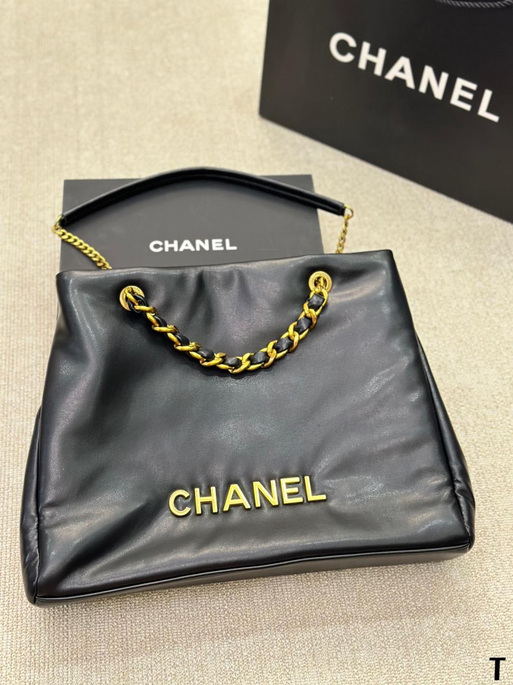 Chanel vintage leather tote bag 133271