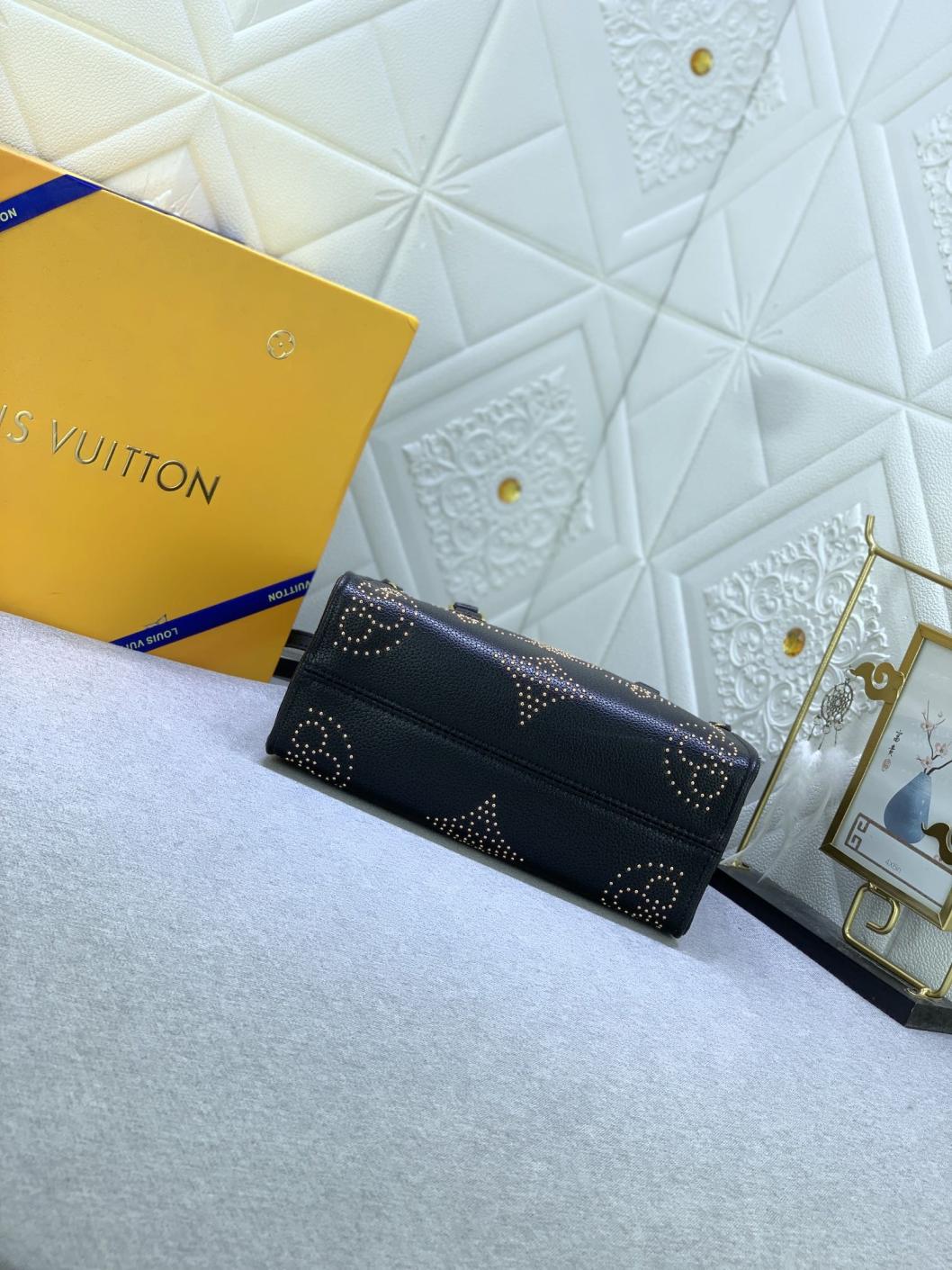 LV M46733/M45659 OnTheGo Tote Handbag
