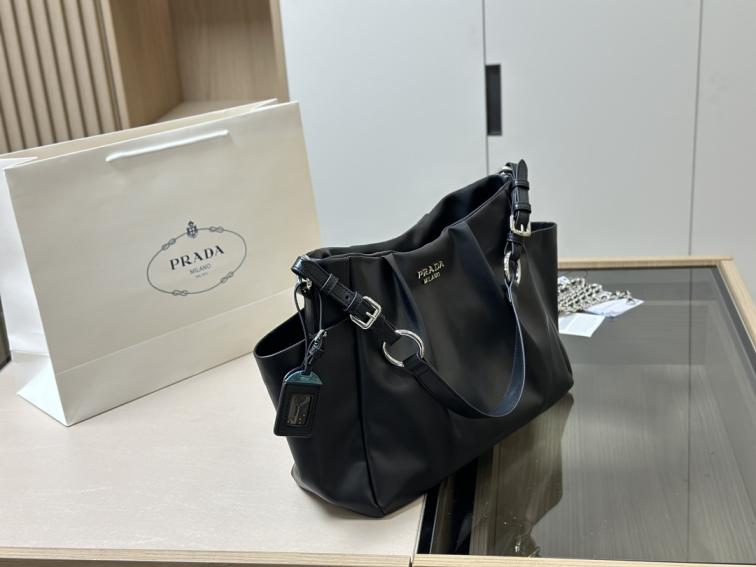 Prada leather tote bag 133383