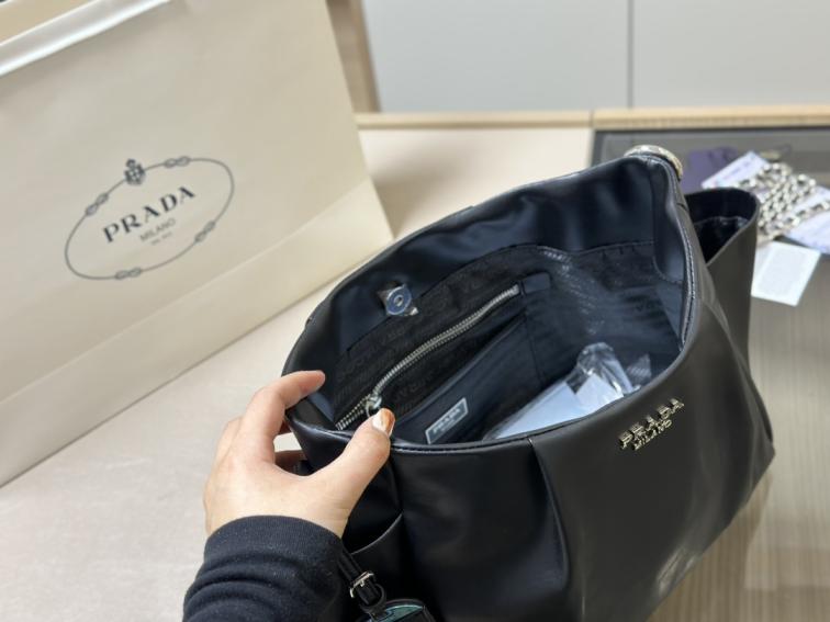 Prada leather tote bag 133383