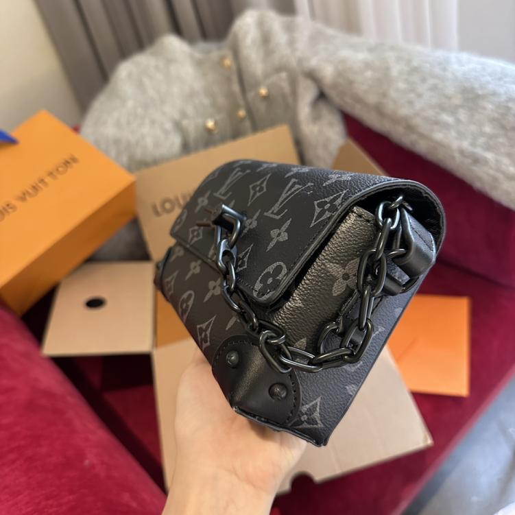 LV Men Steamer Bag 133379