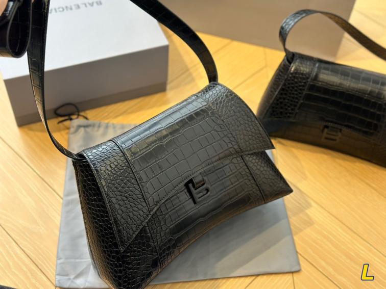 Balenciaga cowskin down town bag133397