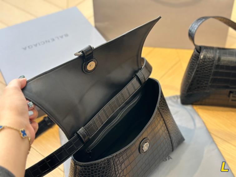 Balenciaga cowskin down town bag133397
