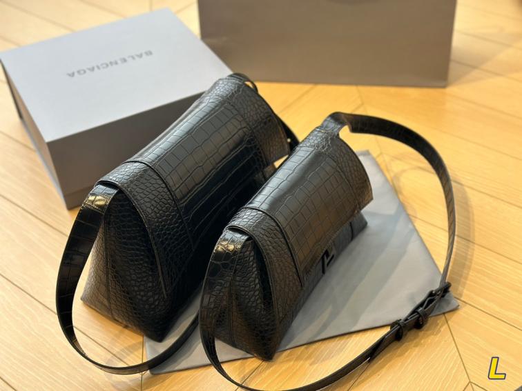 Balenciaga cowskin down town bag133397