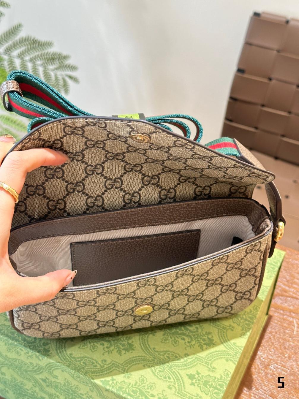 Gucci GG Ophidia Supreme bag 133545