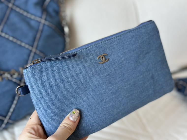 Chanel 22B blue Denim tote bag 133598