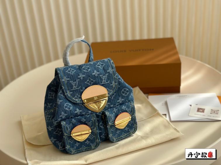 LV Louis vuitton 24 Demin packback 133603