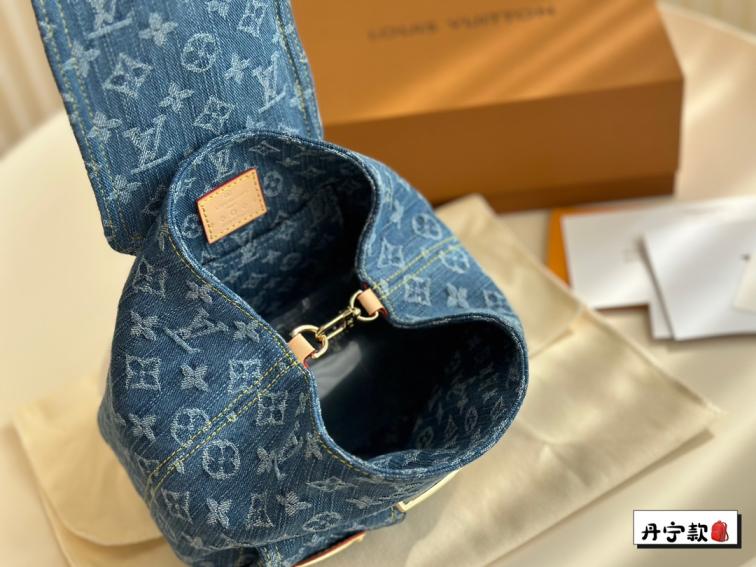 LV Louis vuitton 24 Demin packback 133603