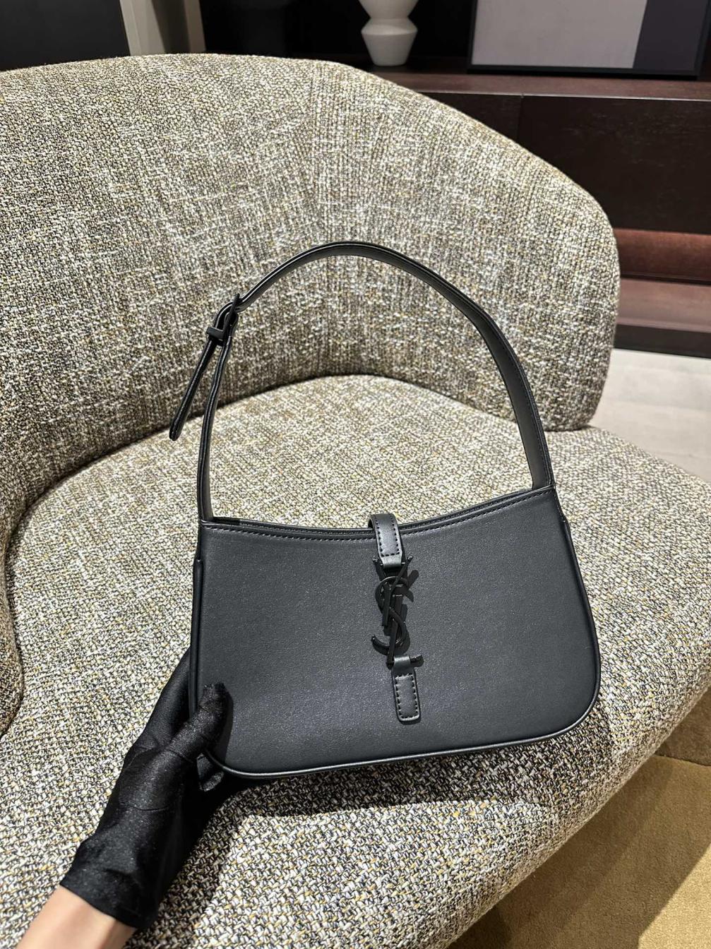 YSL Le5a 7 BAG 133770