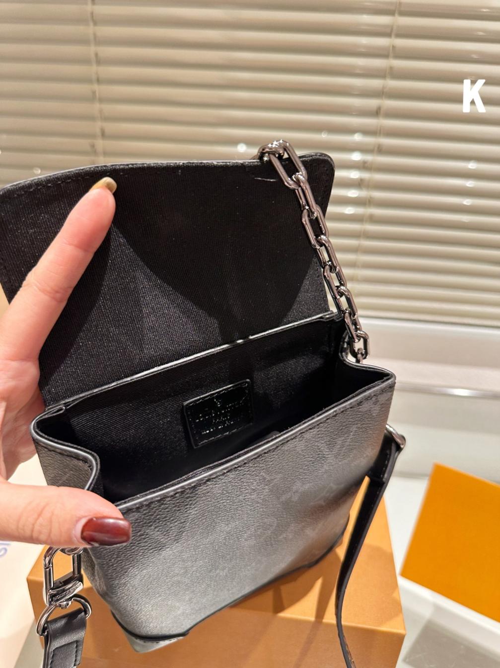 LV Louis Vuitton MONOGRAM Bag 133813