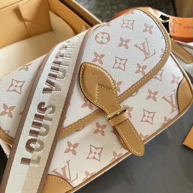 Lv louis vuitton Dannie bag 133909