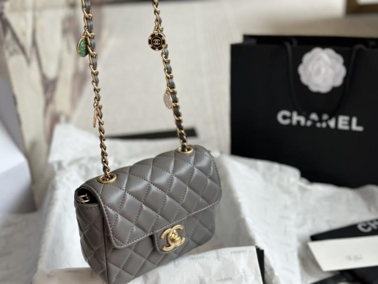 Chanel flap 24p bag 133903