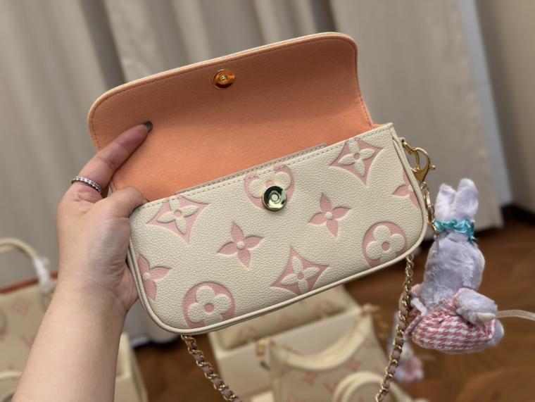 LV cowskin leather ivy woc bag 133897