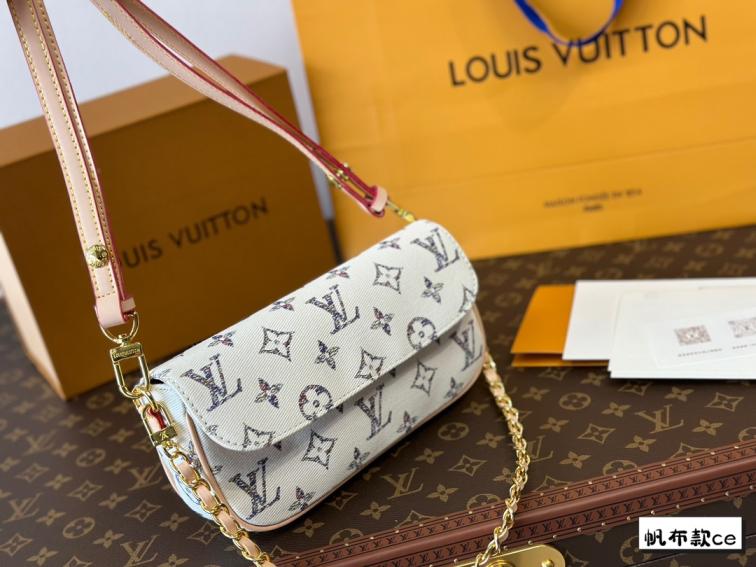 LV hot lvy bag 133986