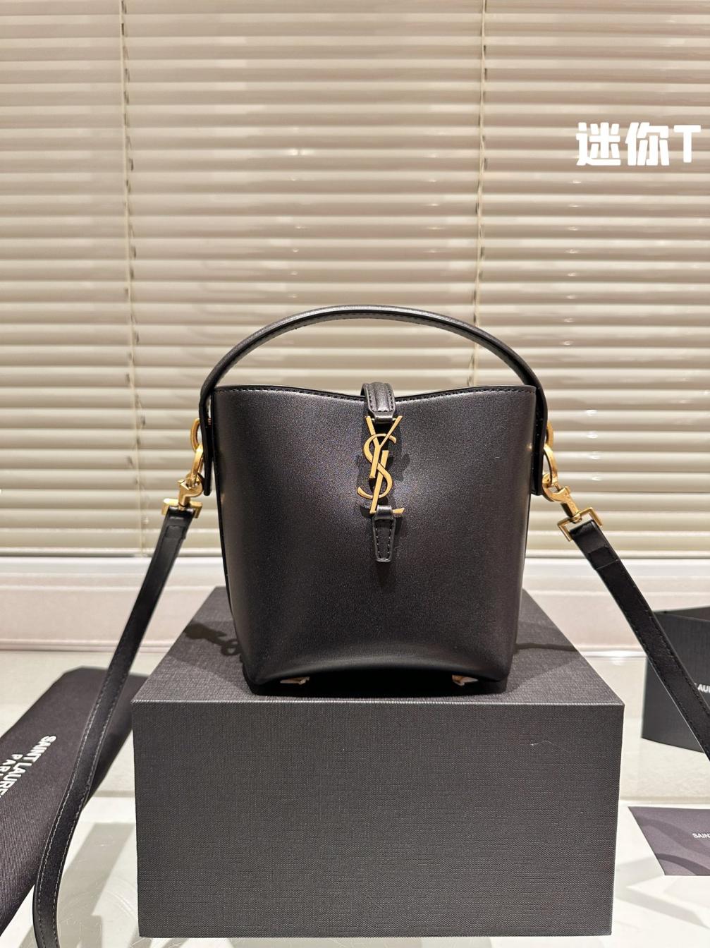 YSL Hobo bucket bag 133980