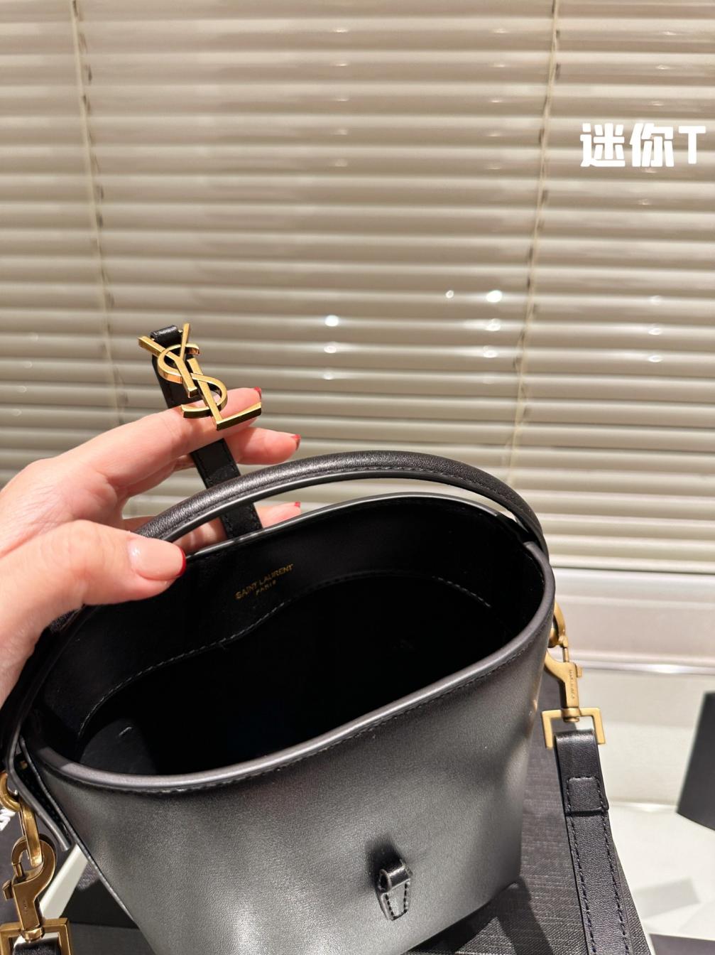 YSL Hobo bucket bag 133980