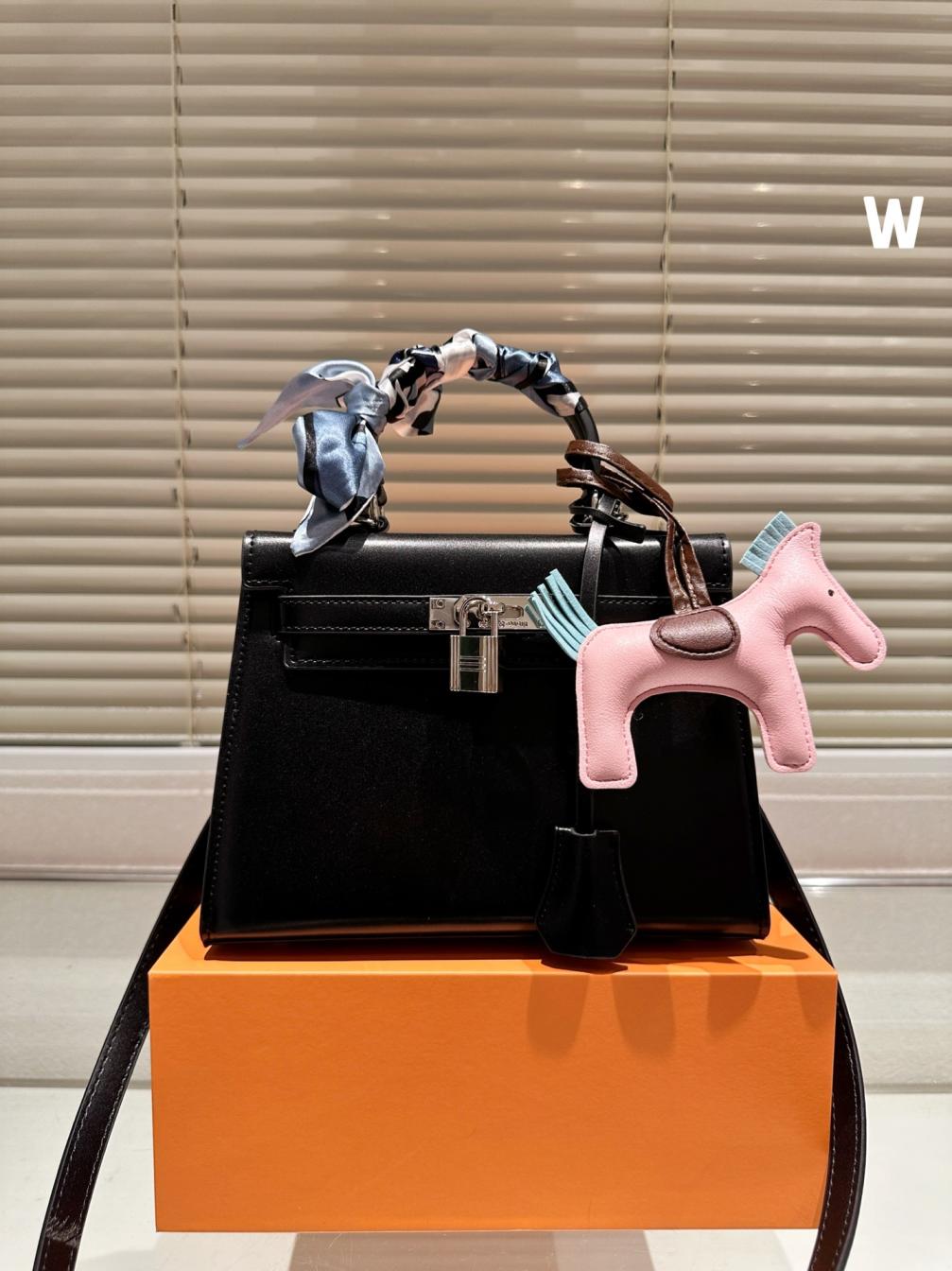 Hermes 22cm kelly hand bag 133979
