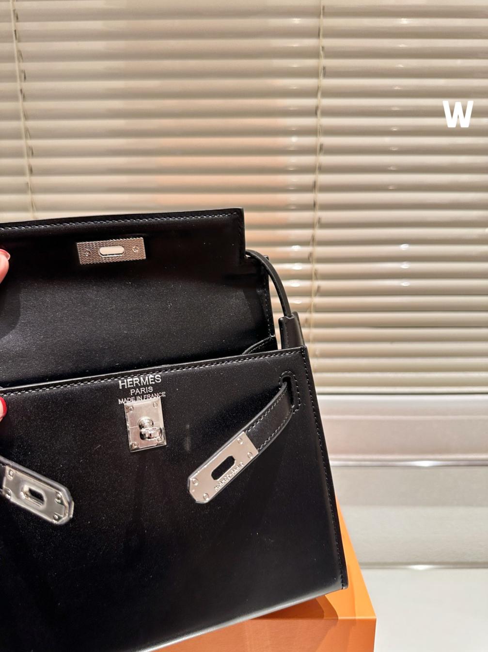 Hermes 22cm kelly hand bag 133979