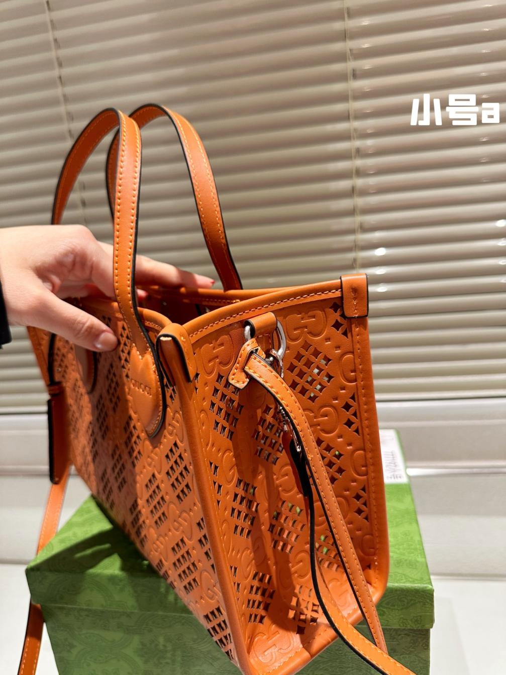 Gucci new hollow tote bag 133978
