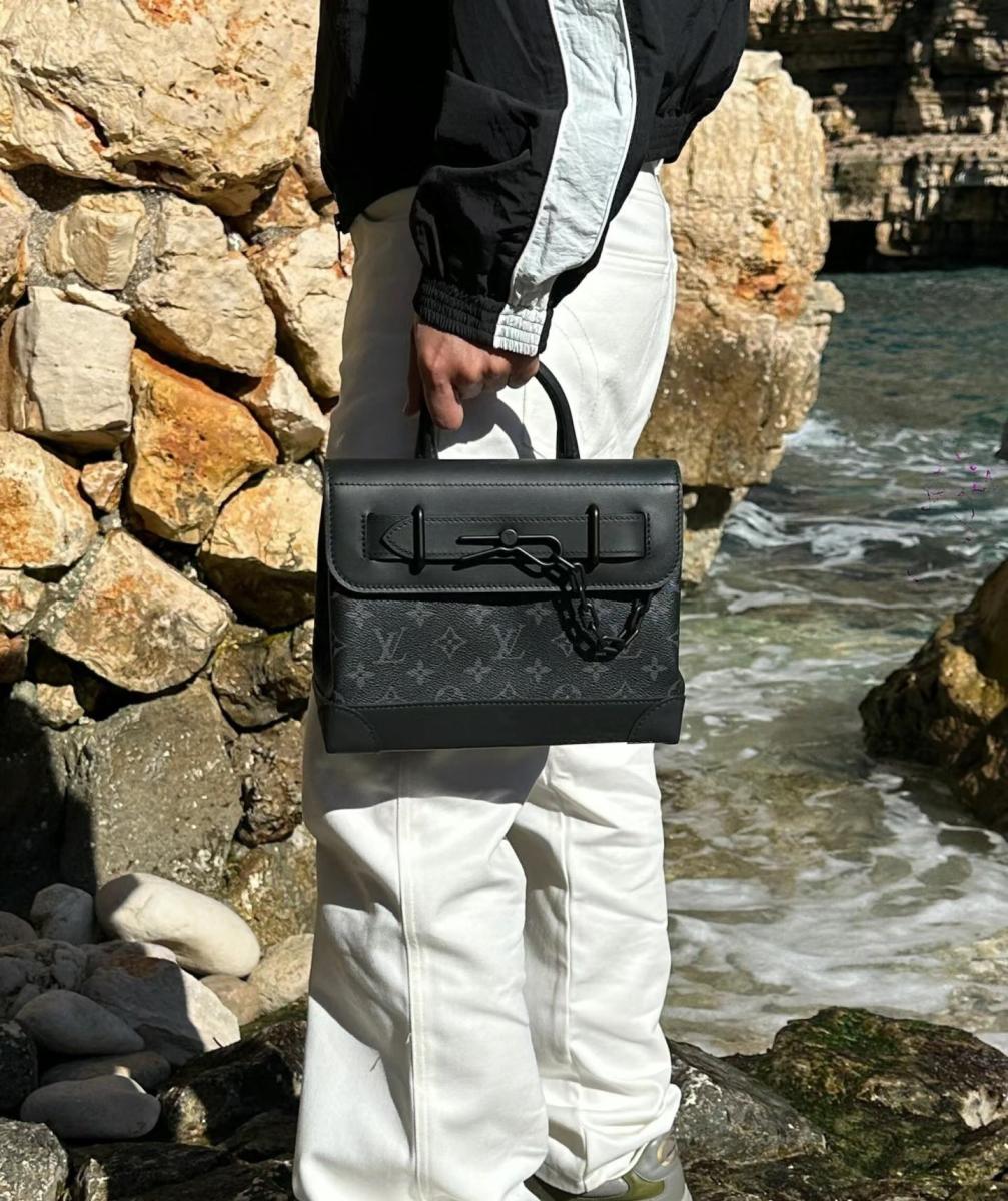 LV Men Louis vuitton cowskin steamer trunk 133977
