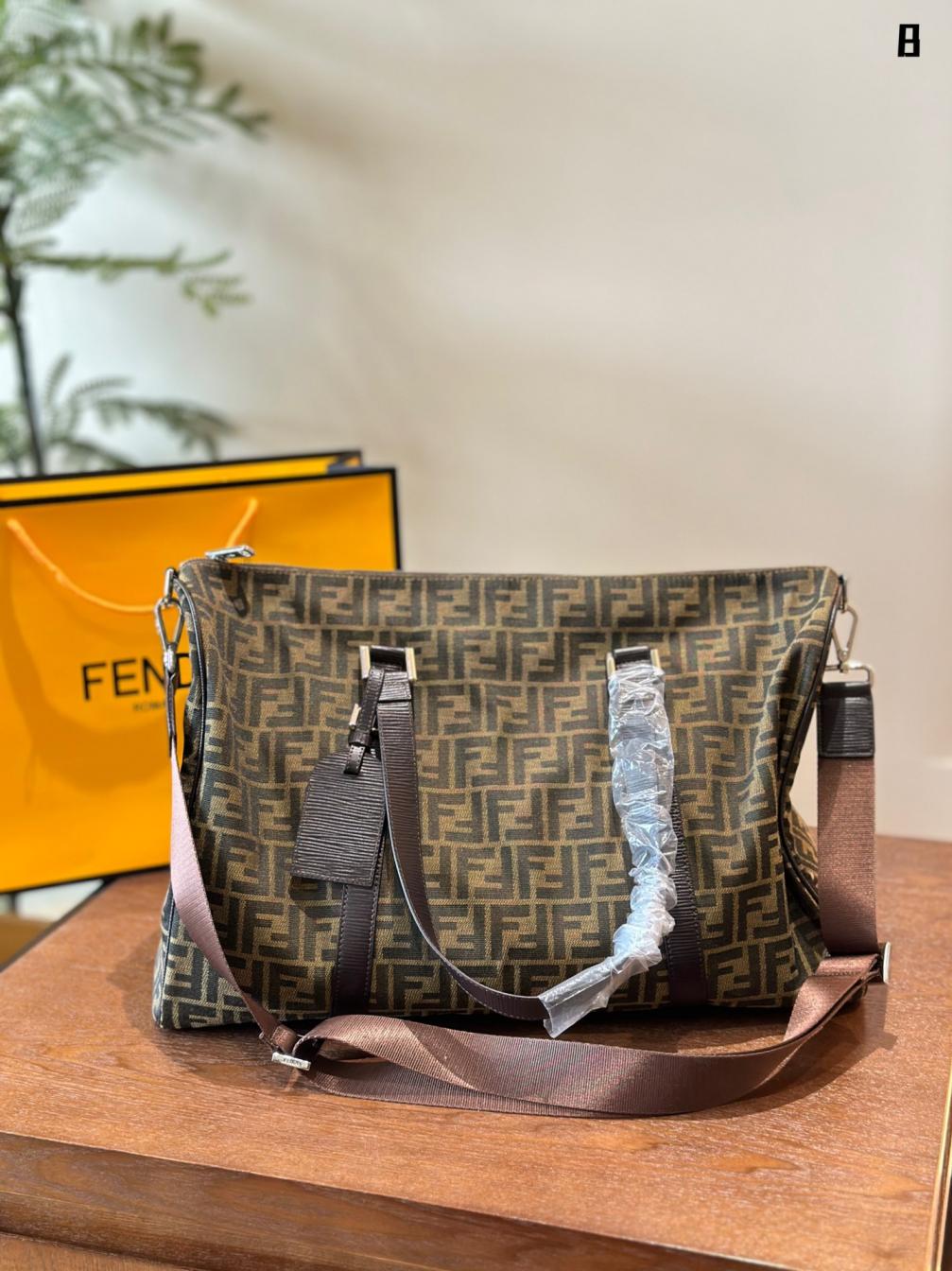 Fendi large traverl bag 133967